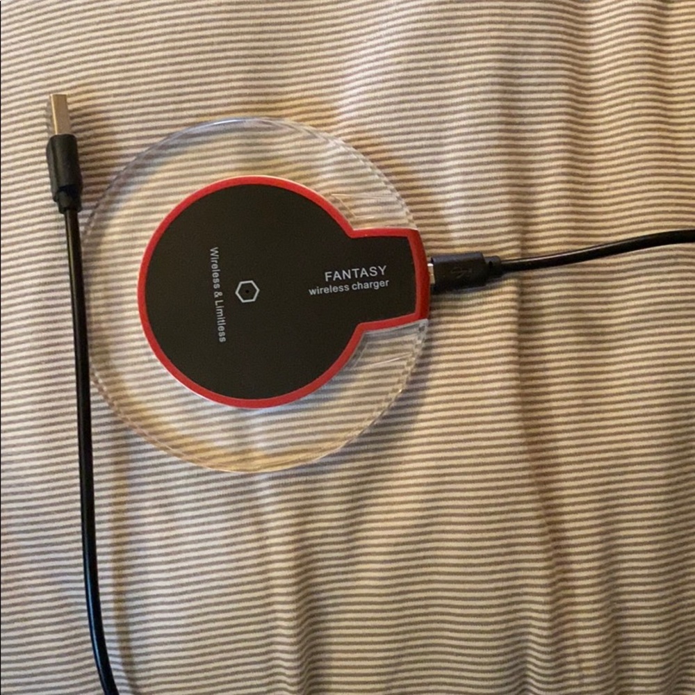 Wireless phone charger